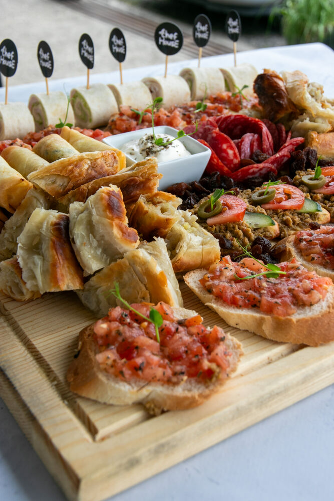 slani kanapei i brusketi finger food ketering